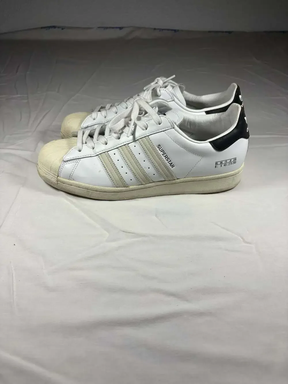 Adidas Superstar 'Size Tag' Cloud White/Core Black Sneakers (FV2808)